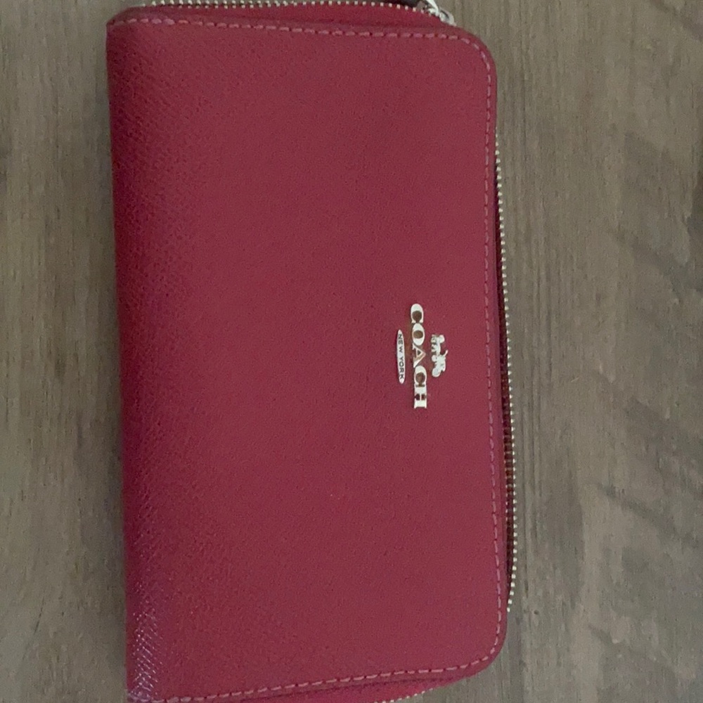 Coach wallet! Great condition!